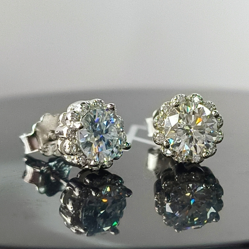 Women's S925 Silver Flower Bud Synthetic Zirconia Stud Earrings